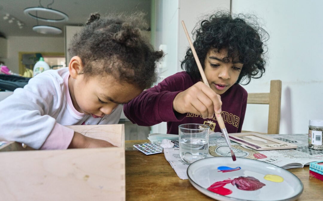 Creative Family Photo Crafts Your Kids Will Love